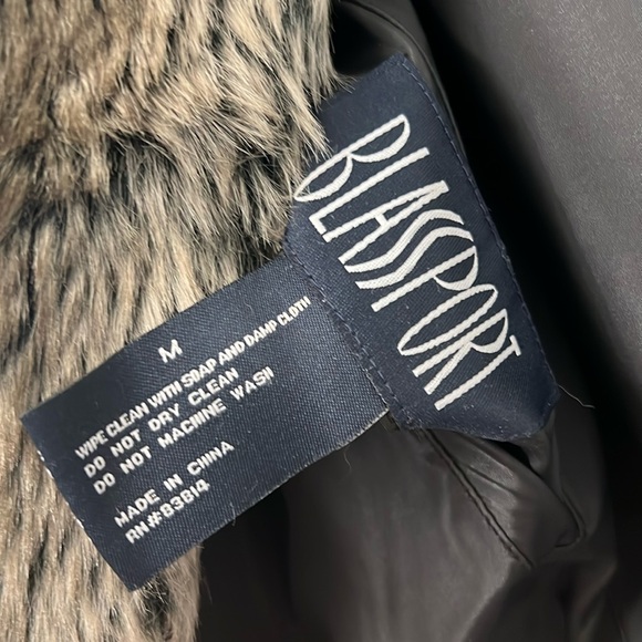 Blassport Reversible Fur zip up Vest Size Medium - Picture 3 of 5